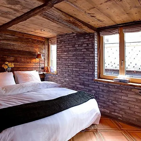Sleeps 6 Wifi *